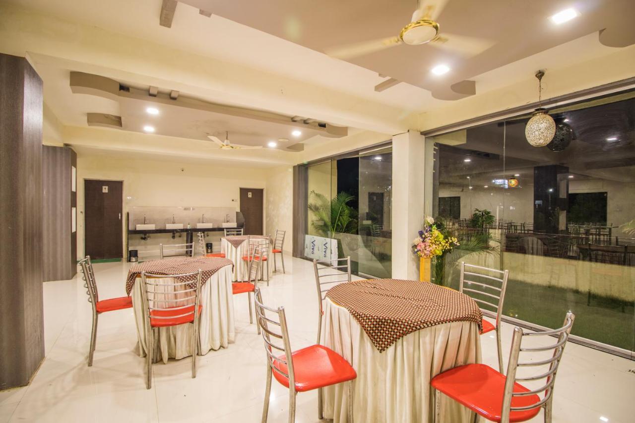 호텔 요기라이 팰리스 Shegaon 외부 사진